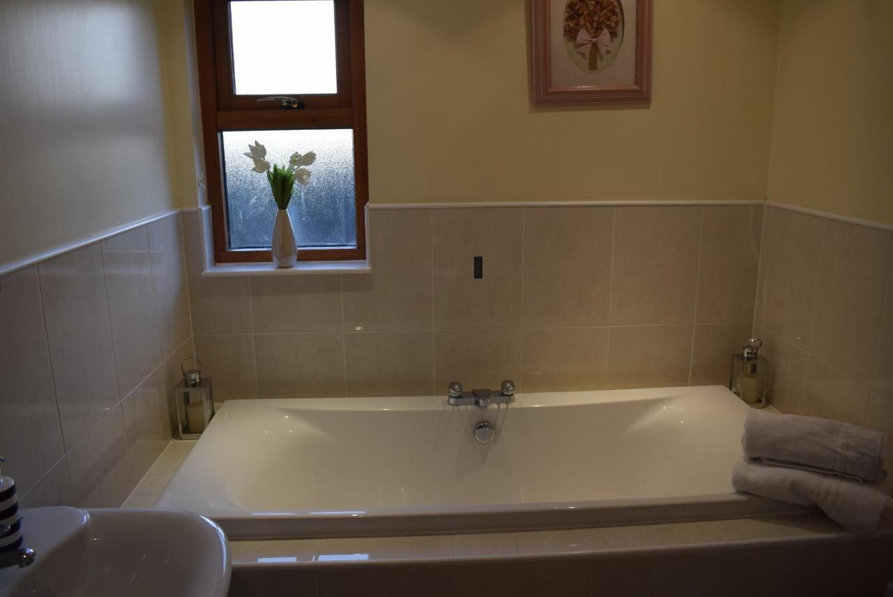 Kelpies Serviced Apartments Kavanagh- 5 Bedrooms Bathgate Exterior foto